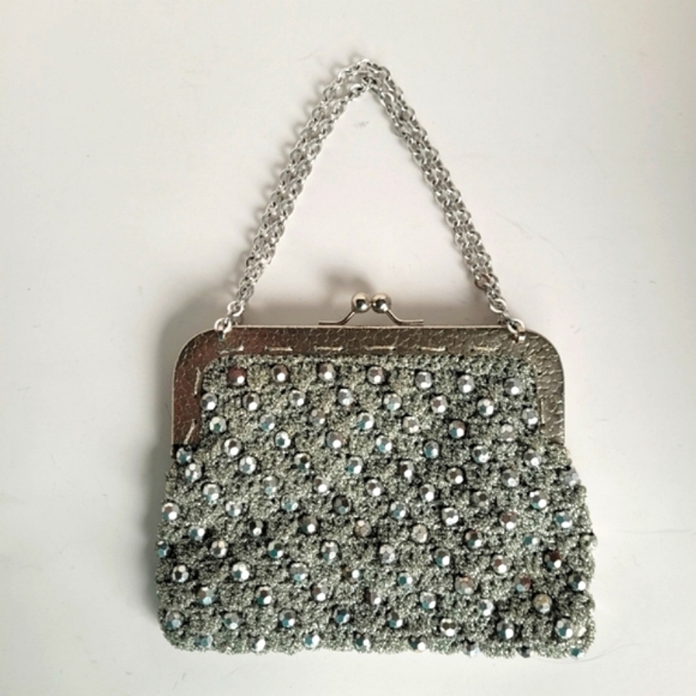 Vintage 1940s Silver Crochet Beaded Evening Bag with Kiss Lock
